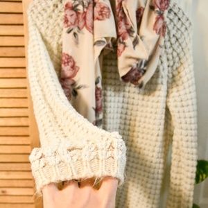 SUPER SOFT Plush Sweater, Size Medium, Fluffy crew